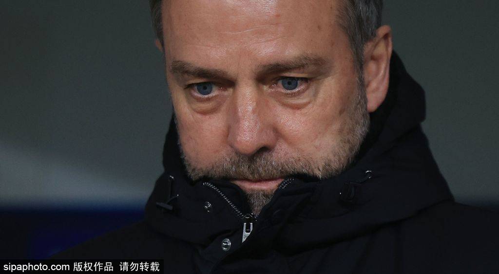 巴萨定位球防守频频失守!弗里克该如何破解这道难题?